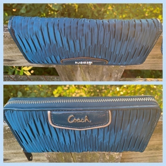 Coach Blue Teal Large Accordion Wallet Rare - Picture 2 of 3